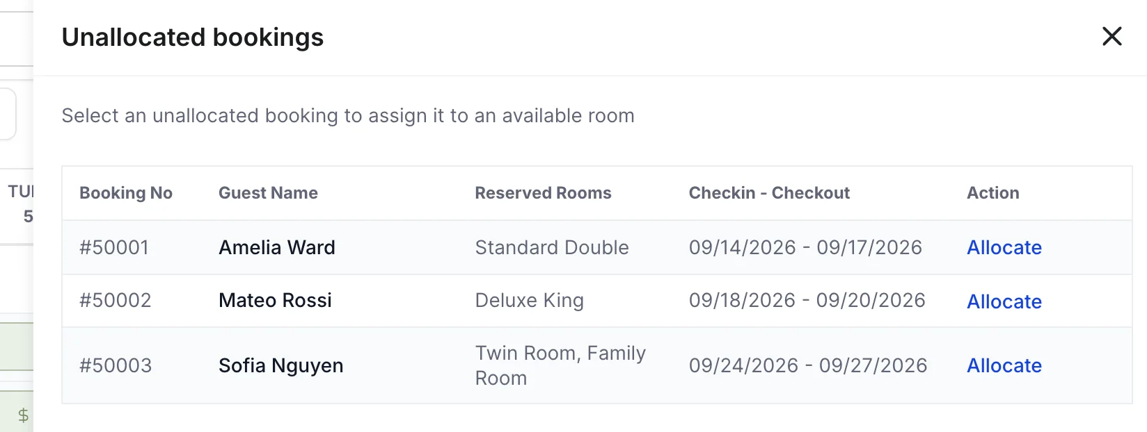 Le panneau «Unallocated bookings » (Réservations en cours) répertorie trois réservations avec leurs booking number, guest name, reserved room types, leurs dates d’arrivée et de départ out, ainsi qu’un lien «Allocate» (Modifier la réservation) sur chaque ligne.