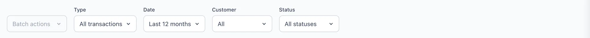 La ligne de filtrage située au-dessus de la liste «All Sales» : un bouton «out» grisé Batch actions, puis «Type» réglé sur «All transactions», «Date» réglé sur «Last 12 months», «Customer» réglé sur «All» et «Status» réglé sur «All statuses».